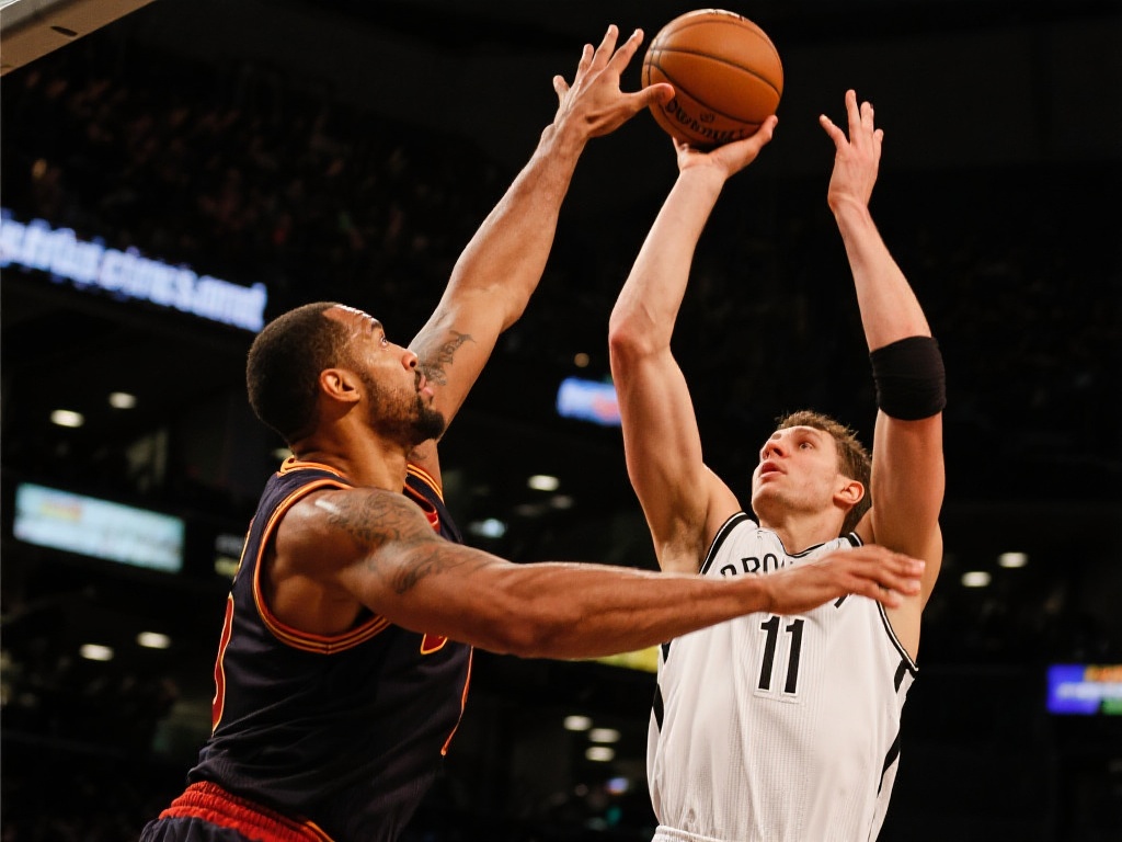 上头了！切特持球强打惨遭布泽利斯三度封盖