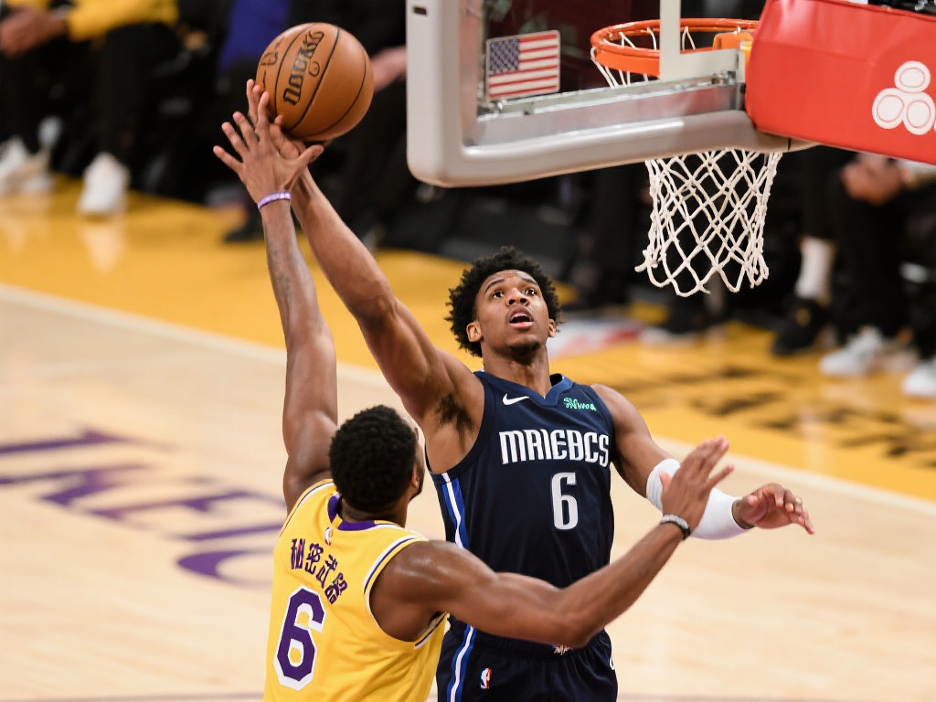 芬尼-史密斯替补高效20分创湖人队史纪录